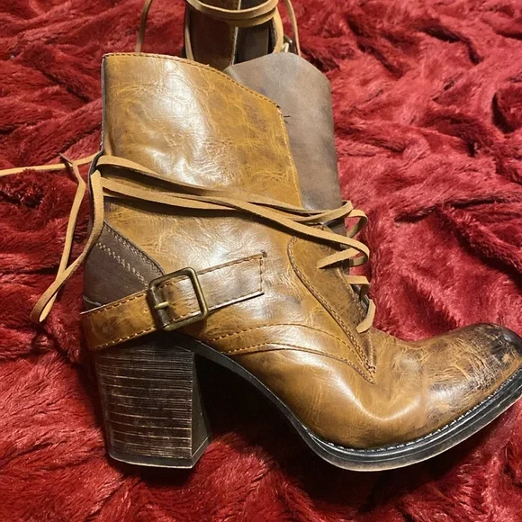 Maurice’s - Picture 2 of 5